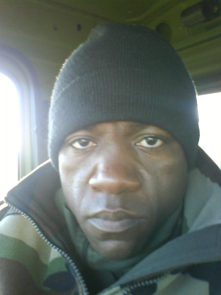 C'EST QUI CE JEUNE HOMME??????????